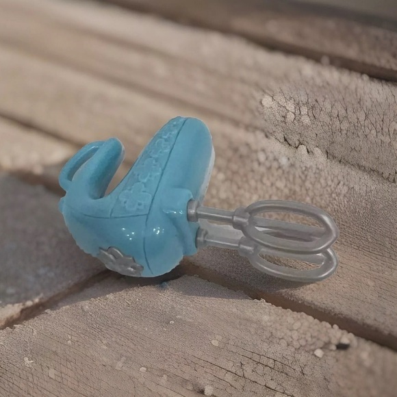 Mattel Barbie Doll Kitchen Mixer Whisk Handheld Blue Dollhouse Mini Toy - Picture 2 of 6